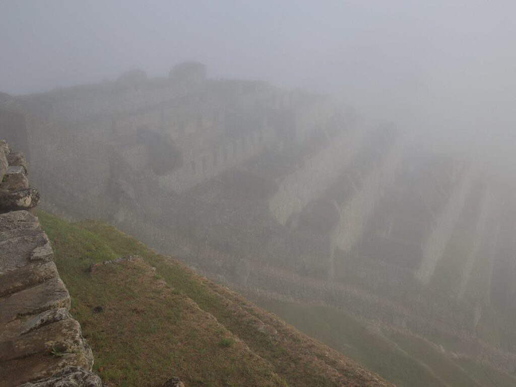Die Ruinenstadt Machu Picchu in den peruanischen Anden