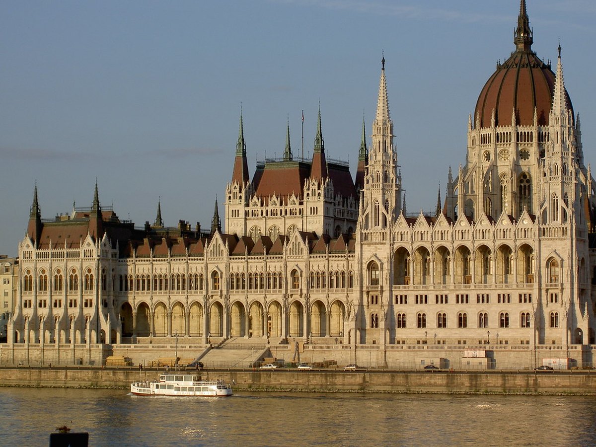 Parlamentsgebäude an der Donau in Budapest